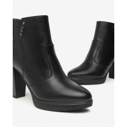 TRONCHETTO NEROGIARDINI DONNA GUANTO NERO T.BRILL ANTRACITE PU.ALTILIA TACCO 9,5CM I513810D/100